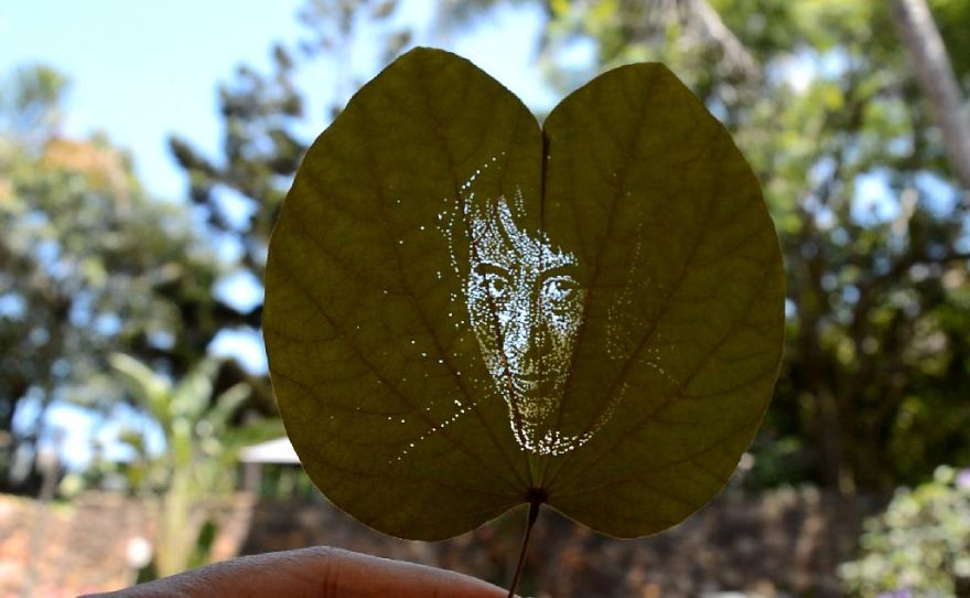 9 Lukisan wajah di atas daun yang pasti bikin kamu terkesima