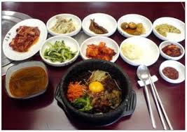 Pecinta K-Pop sejati wajib tahu, ini 13 etika makan orang Korea!