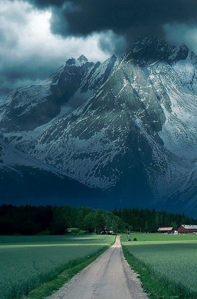 jalan indah  © 2016 brilio.net jalan indah  © 2016 brilio.net