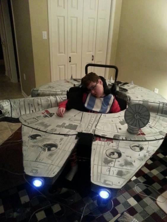 Roda Hero © 2016 brilio.net