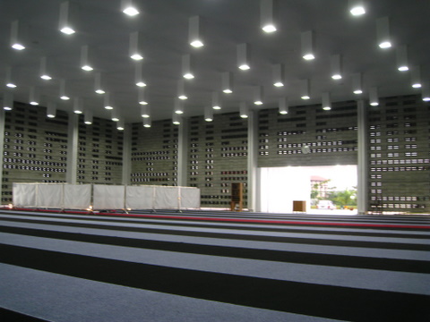 interior masjid indah © 2016 brilio.net interior masjid indah © 2016 brilio.net
