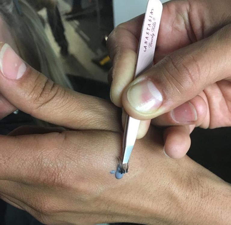 kesalahan bulu mata  © 2016 brilio.net kesalahan bulu mata  © 2016 brilio.net