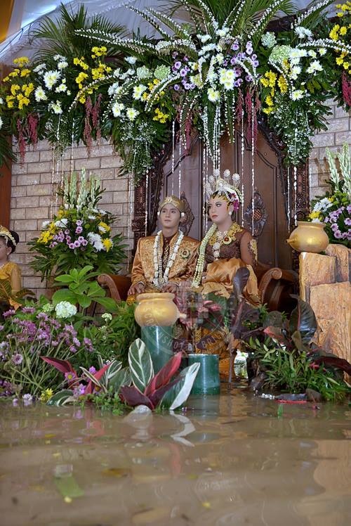 menikah saat banjir © 2016 brilio.net menikah saat banjir © 2016 brilio.net