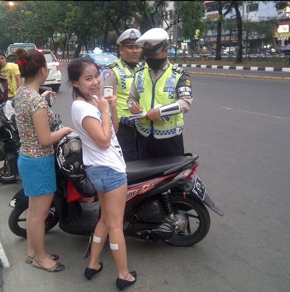 ekpresi kena tilang © 2016 TMC POLDA METRO JAYA ekpresi kena tilang © 2016 TMC POLDA METRO JAYA