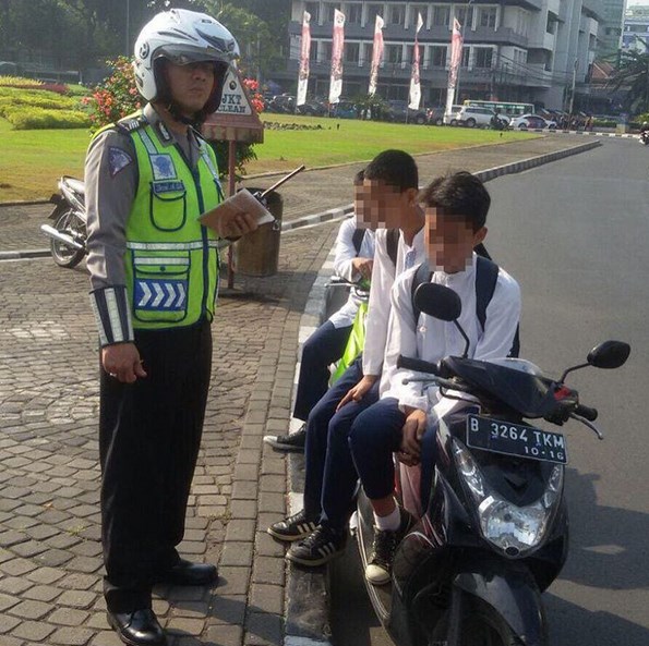 ekpresi kena tilang © 2016 TMC POLDA METRO JAYA ekpresi kena tilang © 2016 TMC POLDA METRO JAYA