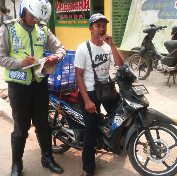 ekpresi kena tilang © 2016 TMC POLDA METRO JAYA ekpresi kena tilang © 2016 TMC POLDA METRO JAYA