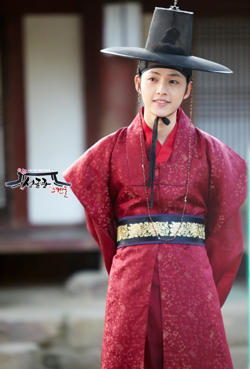 Song Joong Ki ganteng © 2016 brilio.net Song Joong Ki ganteng © 2016 brilio.net