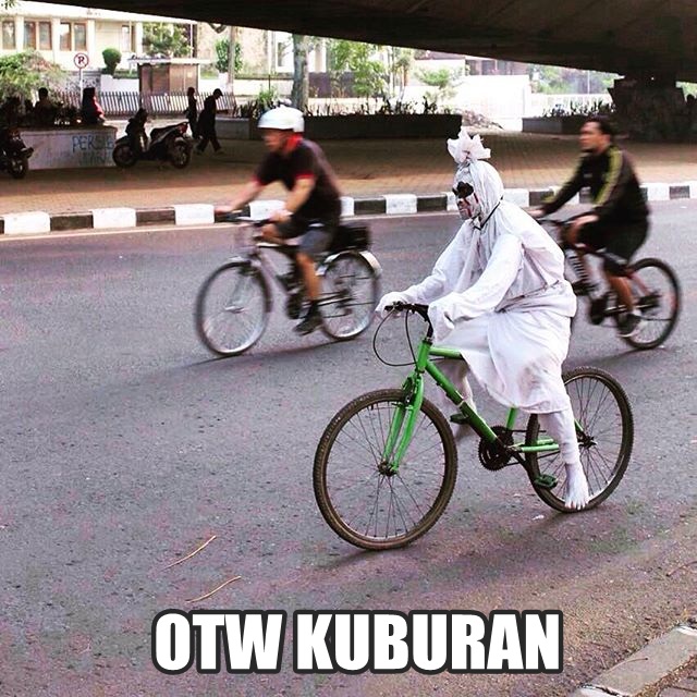 22 meme pocong © 2016 brilio.net 22 meme pocong © 2016 brilio.net