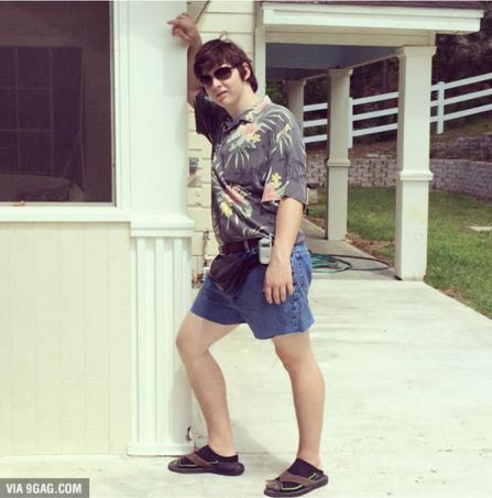 20 pria berkaus kaki tapi sandalan © 2016 brilio.net 20 pria berkaus kaki tapi sandalan © 2016 brilio.net