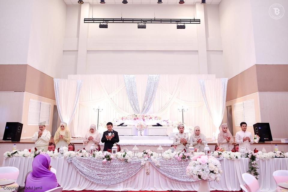 Hemat biaya, 4 kakak beradik ini menikah secara bersamaan, so sweet!