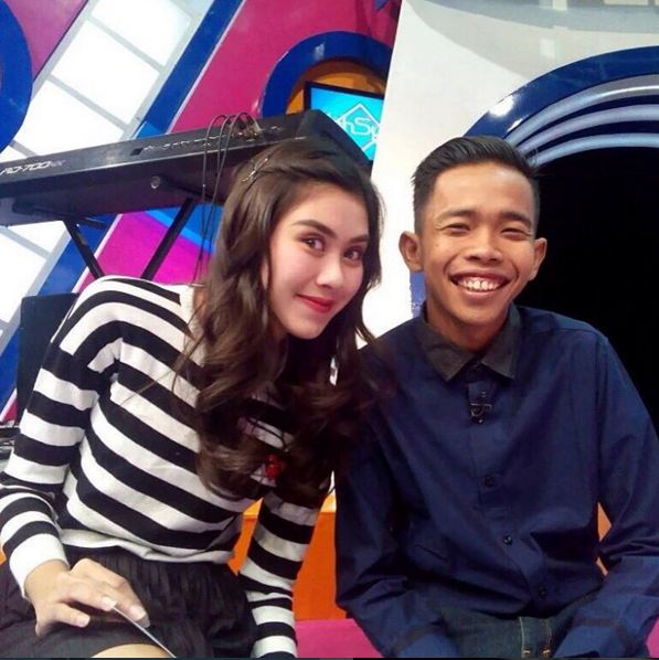 asisten artis hits  berbagai sumber asisten artis hits  berbagai sumber