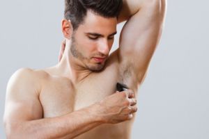 Perlu nggak sih, cowok mencukur rambut ketiaknya?