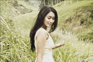 Foto Happy Salma jalan-jalan ke pasar ini bikin netizen gagal fokus!