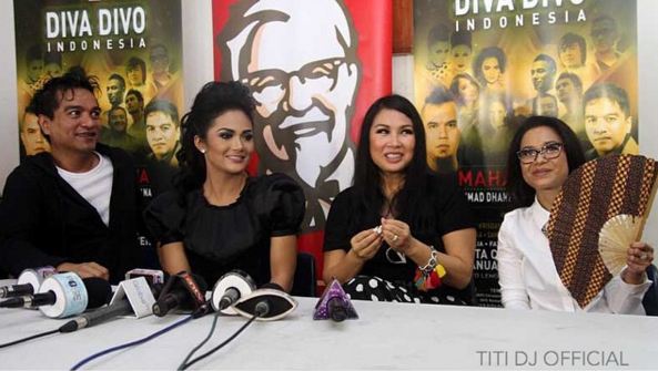 Trasformasi 3 Diva © 2016 brilio.net Trasformasi 3 Diva © 2016 brilio.net