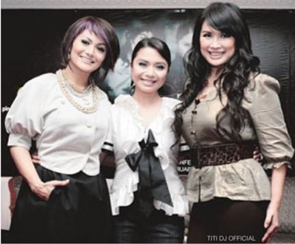 Trasformasi 3 Diva © 2016 brilio.net Trasformasi 3 Diva © 2016 brilio.net