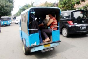 Sejarah dan uniknya kendaraan monyong di Jakarta, seperti apa sih?