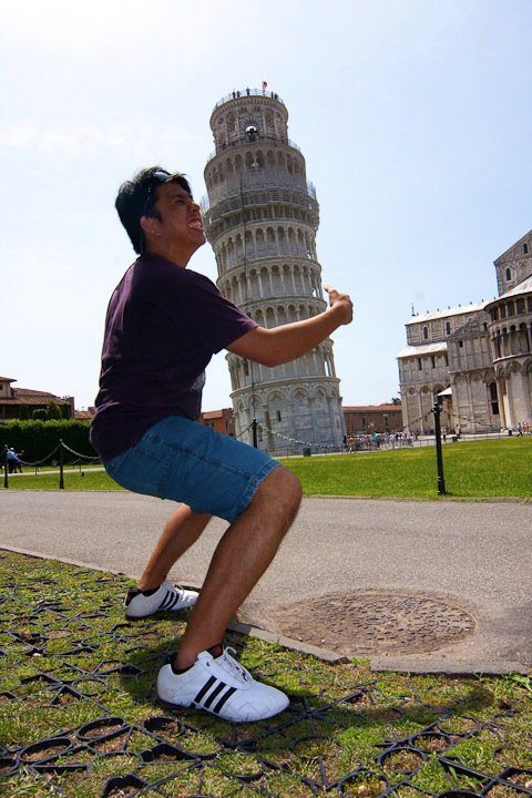 gaya gokil di menara pisa © 2016 brilio.net