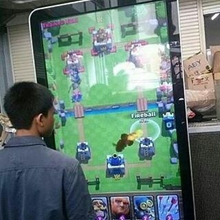 21 Clash Royale © 2016 brilio.net 21 Clash Royale © 2016 brilio.net
