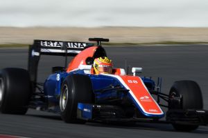 Rio Haryanto berhasil finis di depan Jolyon Palmer