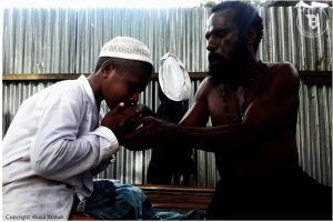 Beda agama, ayah ini tetap biayai anaknya belajar Islam di pesantren