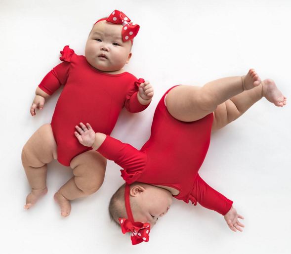 kelakuan bayi kembar lucu aw © 2016 brilio.net kelakuan bayi kembar lucu aw © 2016 brilio.net