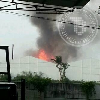 Pabrik Jokowi Terbakar © 2016 brilio.net Pabrik Jokowi Terbakar © 2016 brilio.net