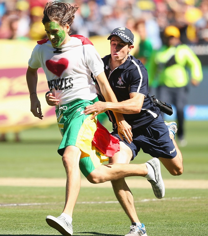 suporter gila  © 2016 brilio.net