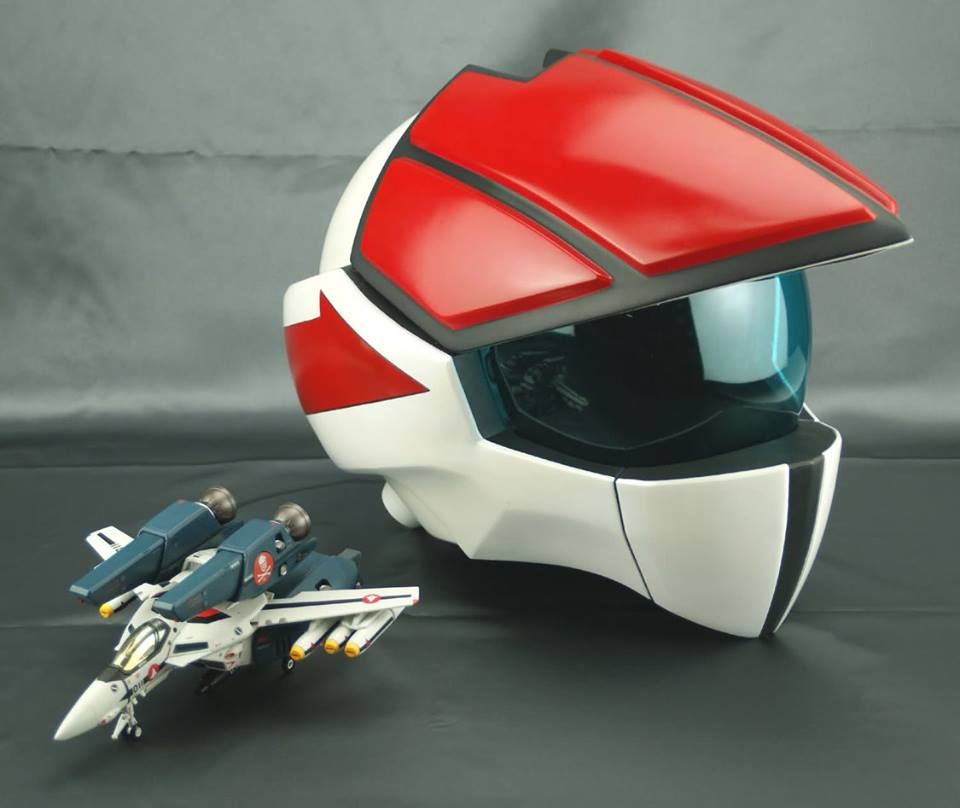 helm superhero  © 2016 brilio.net