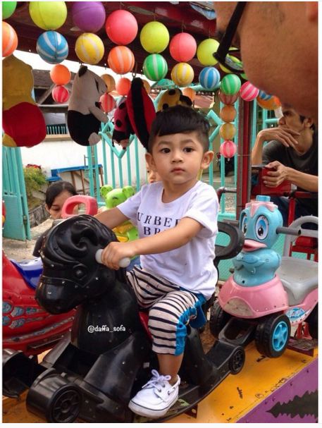 15 Gaya busana keren Daffa Sofa, si kecil selebgram yang menggemaskan