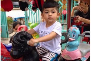 15 Gaya busana keren Daffa Sofa, si kecil selebgram yang menggemaskan