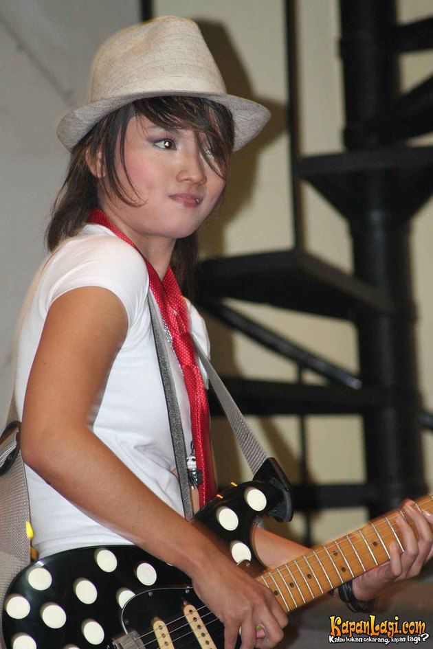 gitaris cewek © 2016 brilio.net