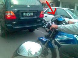 tipe pengendara motor dilihat dari helmnya © 2016 brilio.net