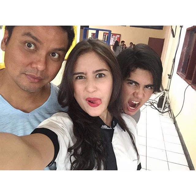 artis selfie jelek © 2016 brilio.net