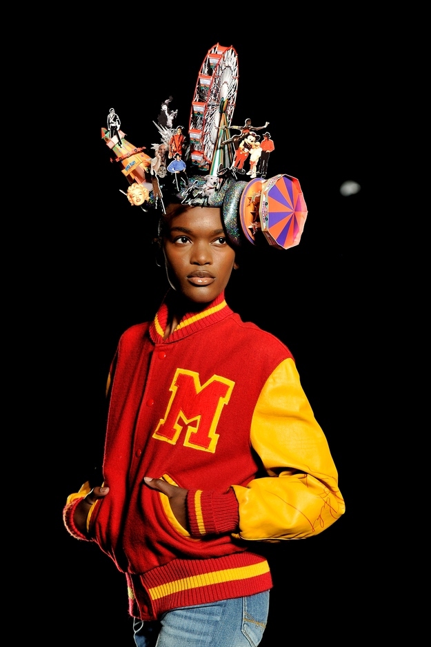 topi aneh © 2016 brilio.net topi aneh © 2016 brilio.net