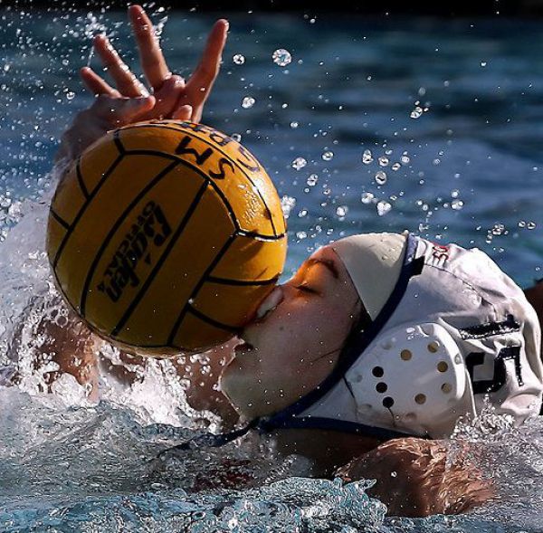 atlet kena bola duh © 2016 brilio.net