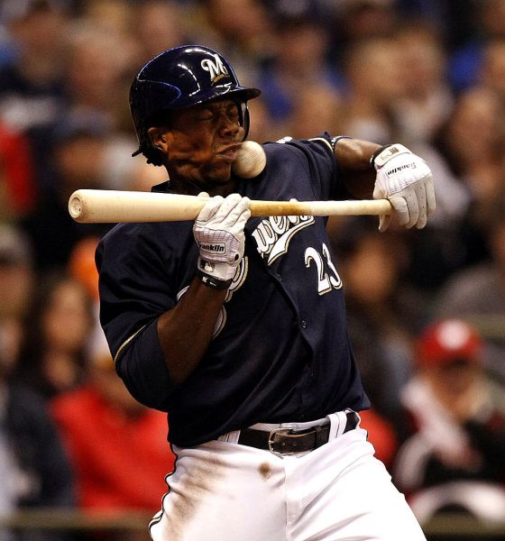 atlet kena bola duh © 2016 brilio.net