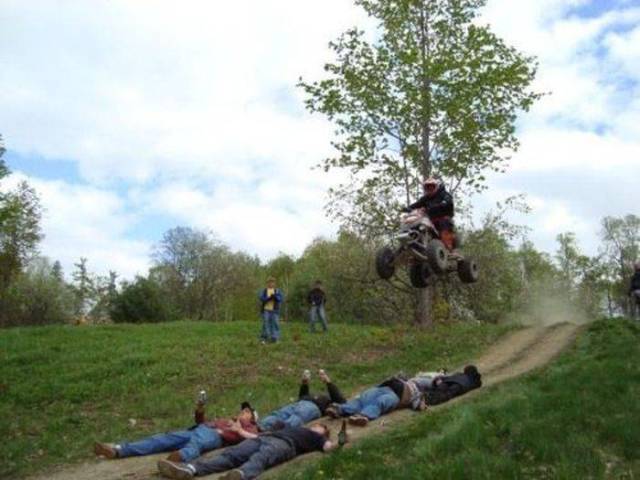 24 Foto aksi mental baja © 2016 brilio.net 24 Foto aksi mental baja © 2016 brilio.net