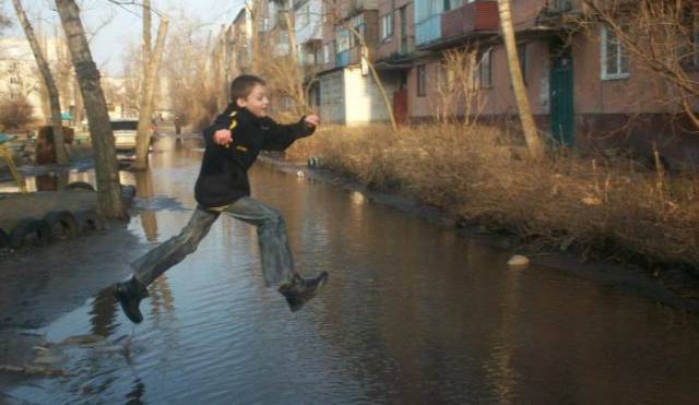 24 Foto aksi mental baja © 2016 brilio.net 24 Foto aksi mental baja © 2016 brilio.net