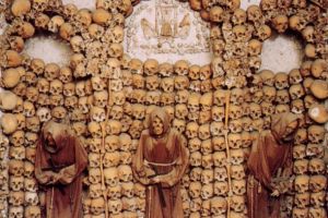 10 Kuburan paling angker sejagat, di Indonesia letaknya dimana ya?