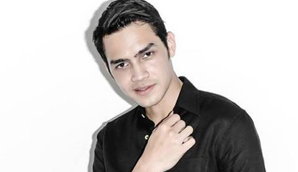 artis pindah agama  © 2016 brilio.net