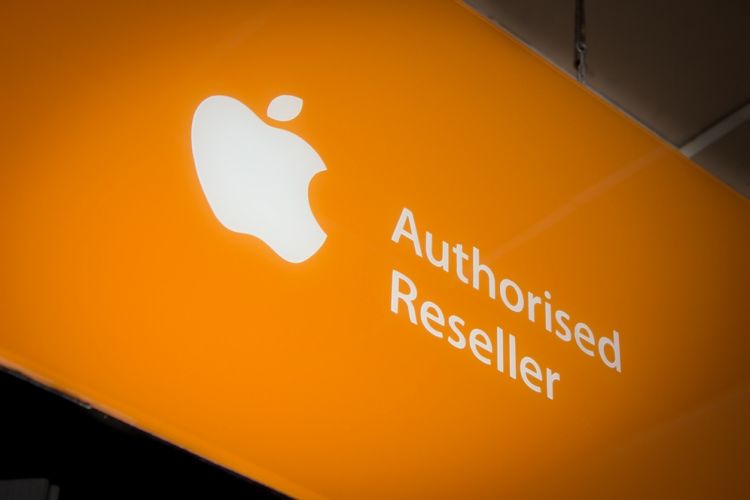 "Inovasi smartphone Apple lambat"