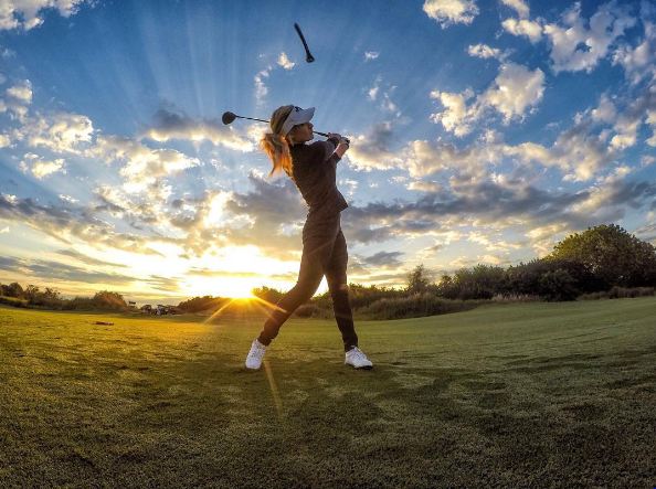 (Olahraga) Paige Spiranac, pegolf seksi AS, bikin cowok mau di 'hole-in-one' © 2016 brilio.net
