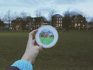 WOW - Traveler ini menggunakan rajutan untuk gambarkan kota yang dikunjunginya © 2016 brilio.net