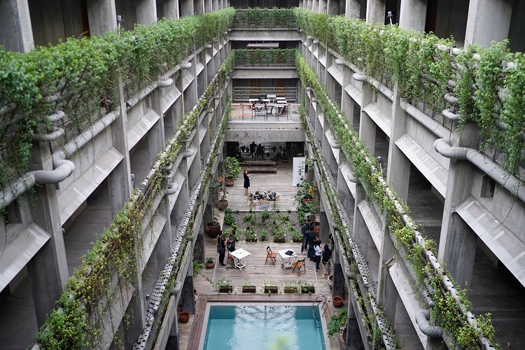 setting AADC 2 © 2016 brilio.net setting AADC 2 © 2016 brilio.net