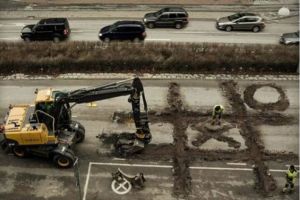 13 Foto ngawurnya orang pakai alat berat, konyol tapi juga bikin ngeri