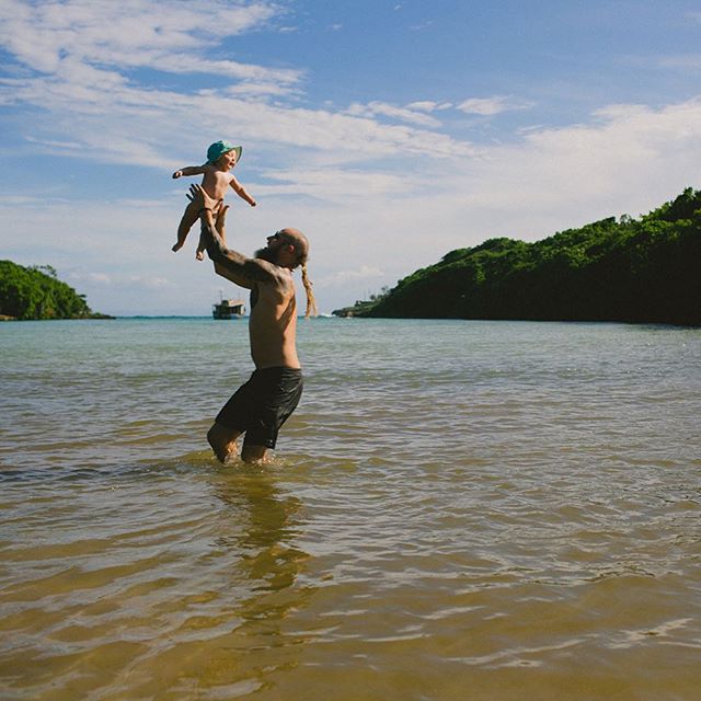 Bayi - 15 Gaya foto ayah dan anak balitanya ini bikin kagum sekaligus wasa-was. © 2016 brilio.net