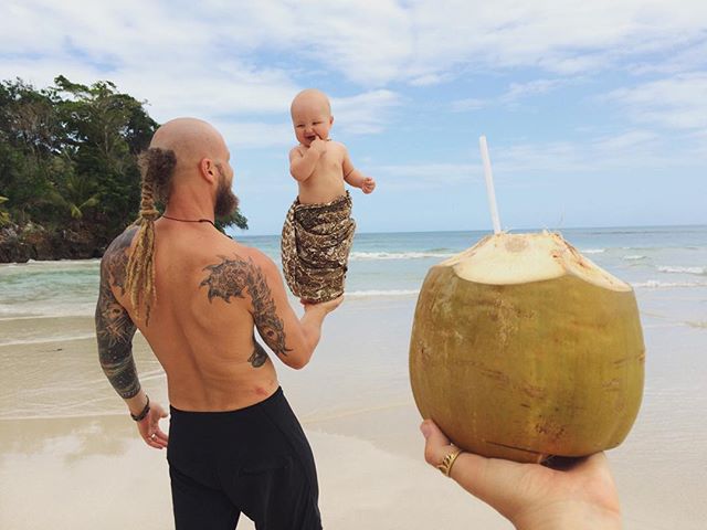 Bayi - 15 Gaya foto ayah dan anak balitanya ini bikin kagum sekaligus wasa-was. © 2016 brilio.net