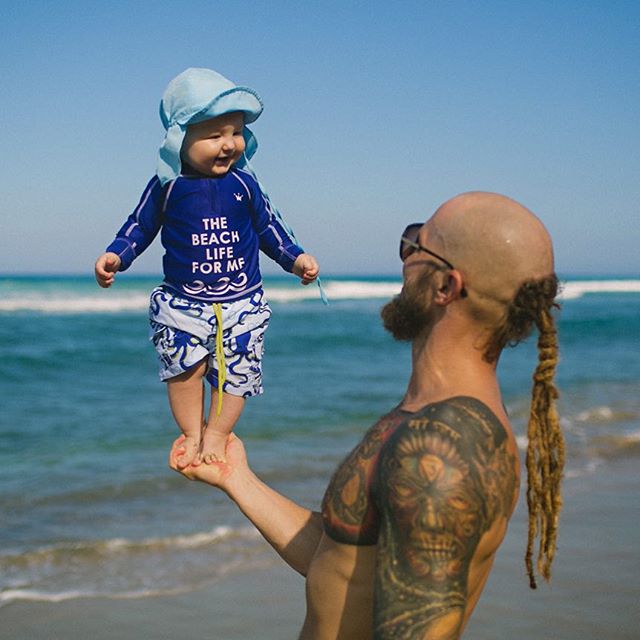 Bayi - 15 Gaya foto ayah dan anak balitanya ini bikin kagum sekaligus wasa-was. © 2016 brilio.net