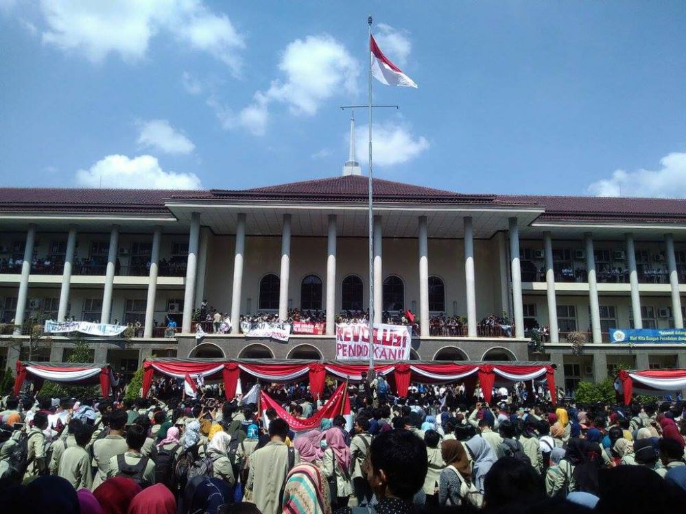 UGM demo istimewa
