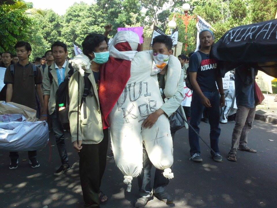 UGM demo istimewa
